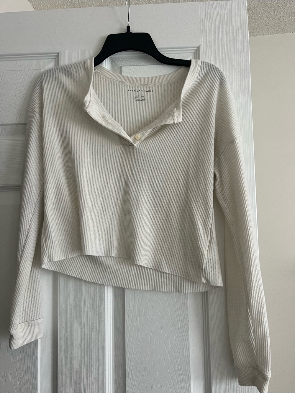 American Eagle Outfitters Off-White Ribbed Henley Cropped Long Sleeve